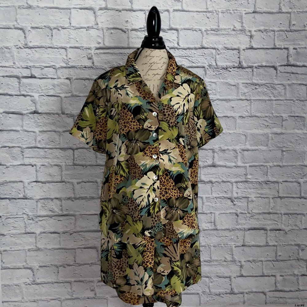 Susan Graver 2 Piece set blouse and shorts sz 1X